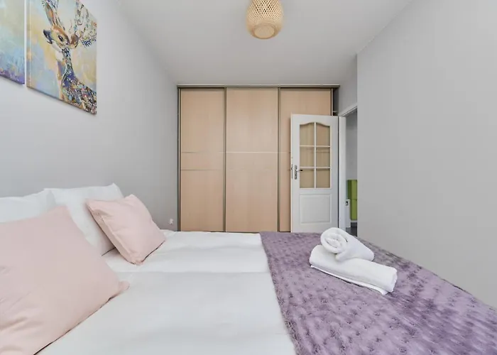 Peaceful Wroclaw Apartment For 4 Guests With Balcony By Noclegi Renters